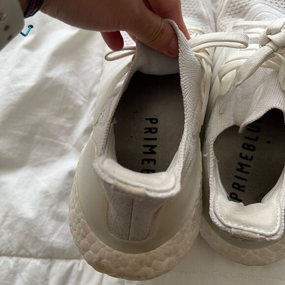 Adidas Women's Ultraboost 22 Running Shoe Size 7 Color White - Picture 9 of 11